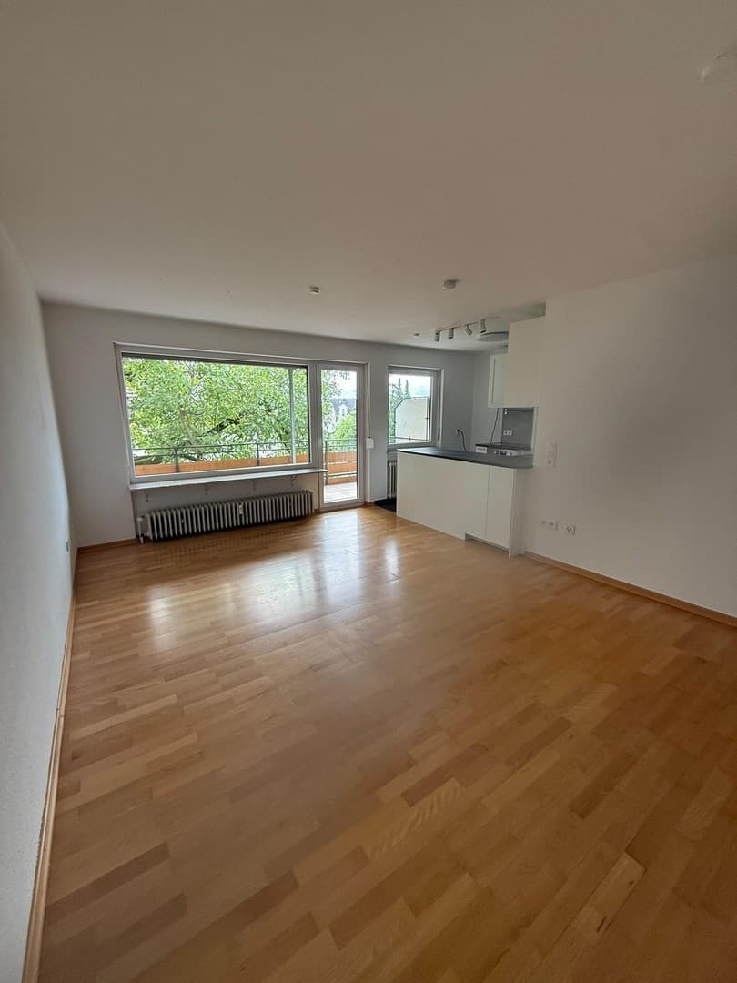 Helle 2-Zimmerwohnung in idealer Lage zwischen Wiesbaden und Frankfurt