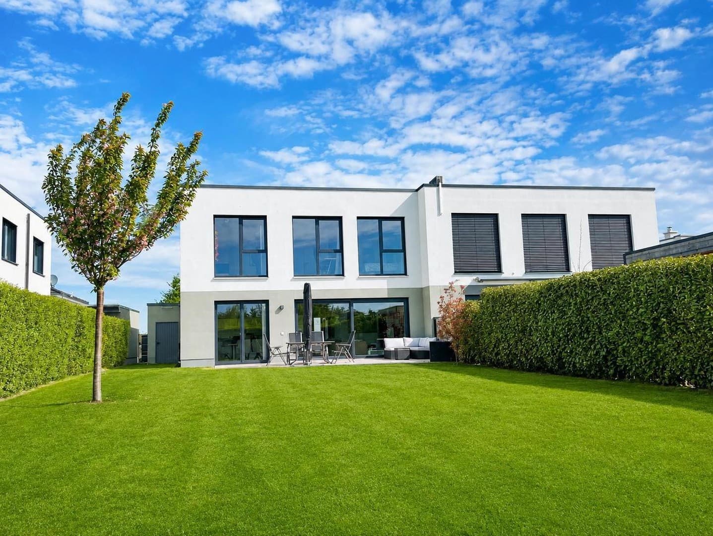 Provisionsfrei: Klare Architektur, geschützter Garten – nahe Cospudener See
