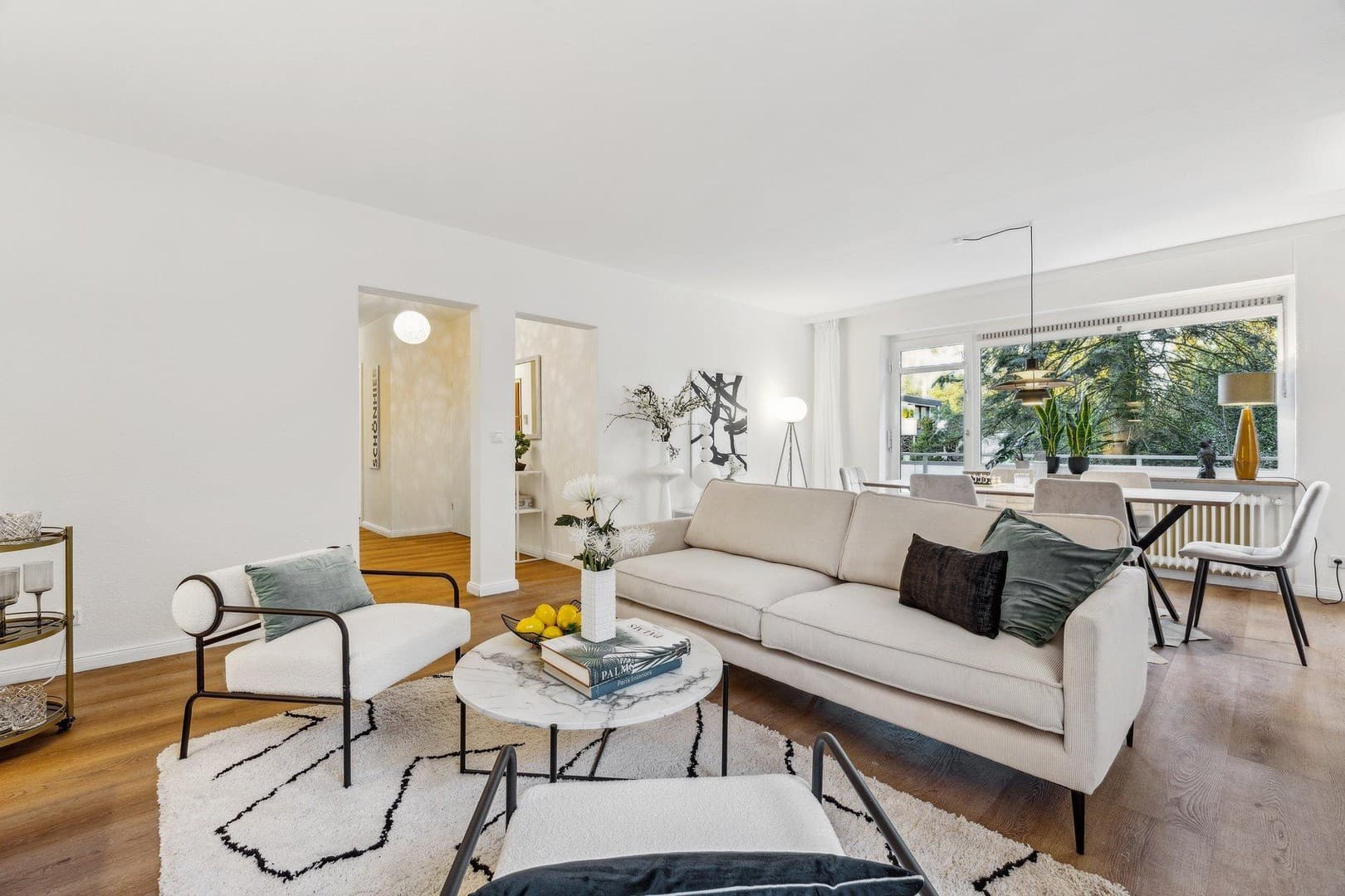 Renovierte Wohnung mit Südbalkon direkt am Hamburger Stadtpark