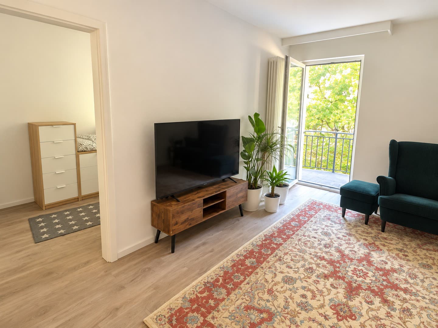 TOPLAGE MÜNCHEN-SCHWABING | Helle Wohnung mit Westbalkon, Einbauküche & WG-Option