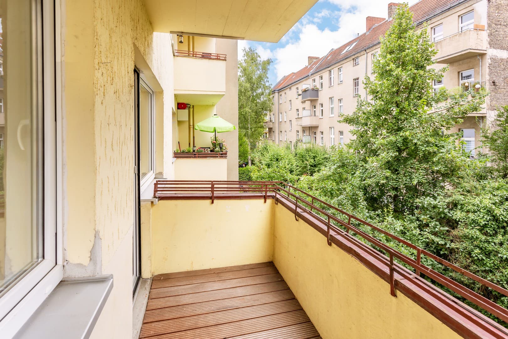 Heute günstig kaufen, morgen profitieren: vermietete 3-Zimmer-Wohnung mit Balkon in Schöneberg