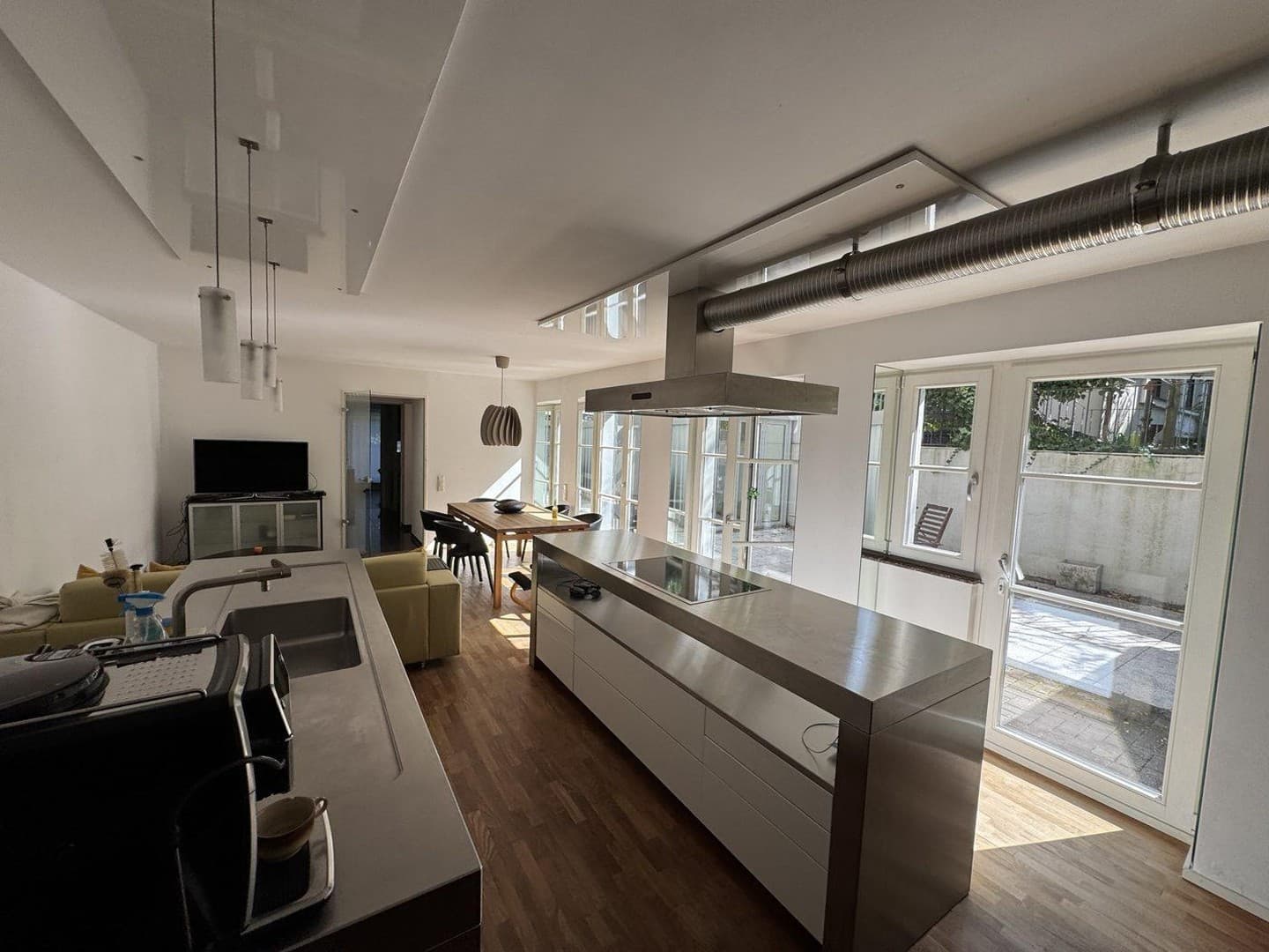 Souterrain-Wohnung mit Hof, Terrasse & Wintergarten im Agnesviertel – provisionsfrei