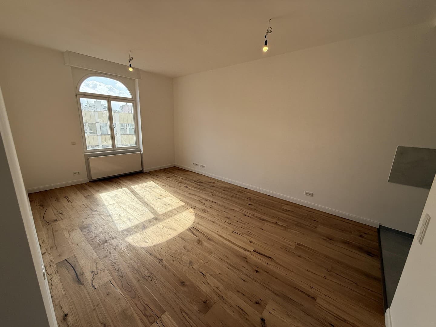 Erstbezug nach Kernsanierung: 3-Zimmer-Altbauwohnung mit 3,10 m Deckenhöhe in Offenbach