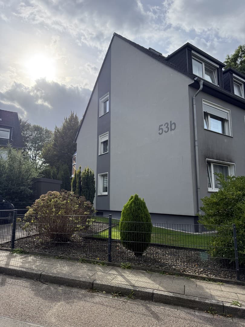 3,5-Zimmer-Dachgeschosswohnung mit Grünblick – ruhig gelegen in Essen-Bedingrade