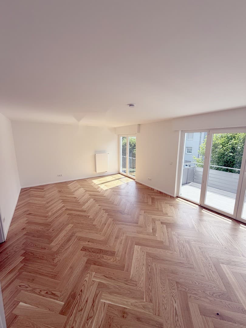 Kernsanierte 4-Zimmer-Wohnung mit zwei Balkonen – sofort bezugsfrei