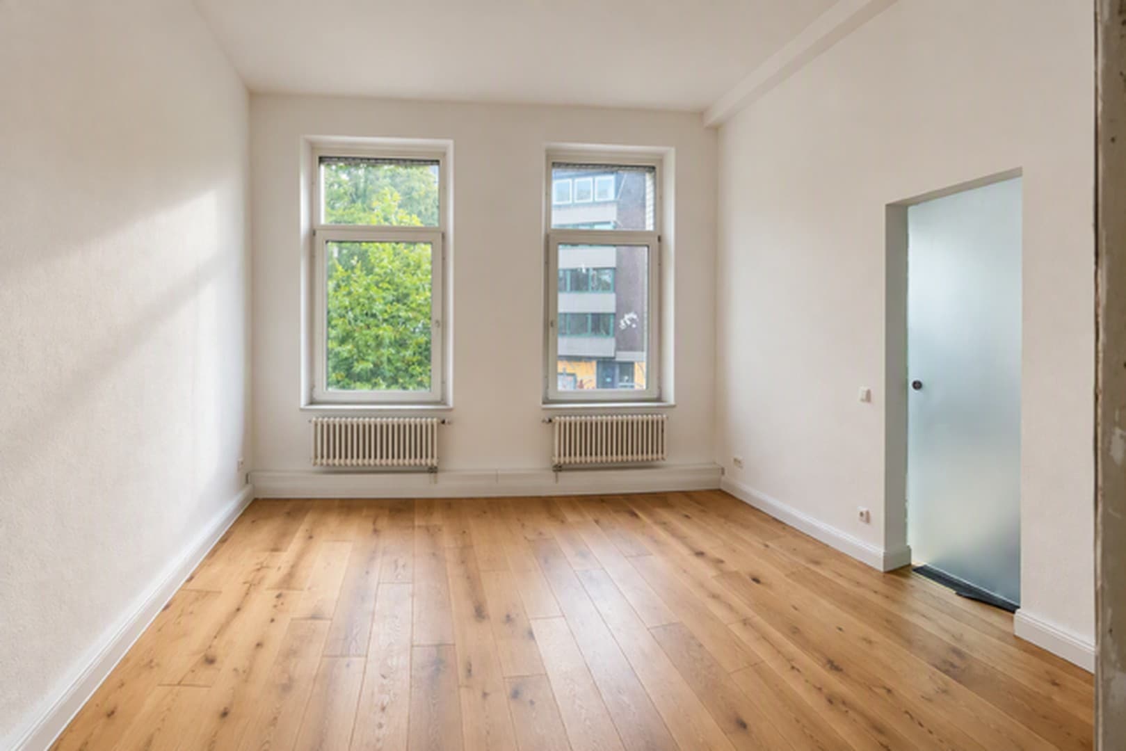 2 Zimmer Wohnung 1.OG sanierter Altbau; Innenstadtlage nähe Theaterstraße
