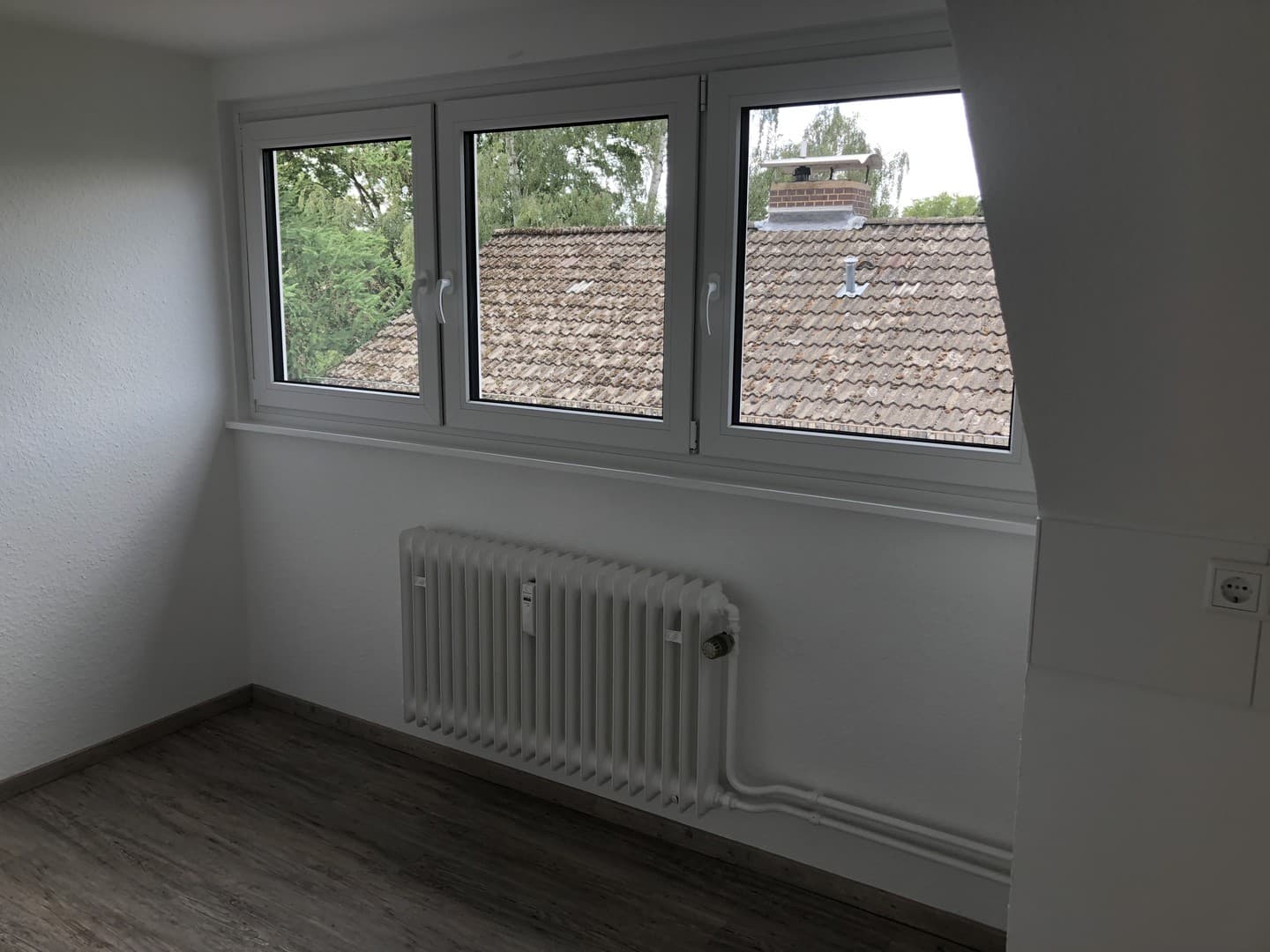 Lichtdurchflutete Dachwohnung in Kassel-Niederzwehren