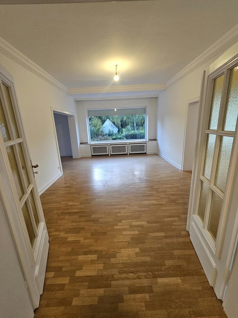 Große (136qm) renovierte Altbauwohnung mit Garten in bester Lage, Erstbezug nach Badsanierung !