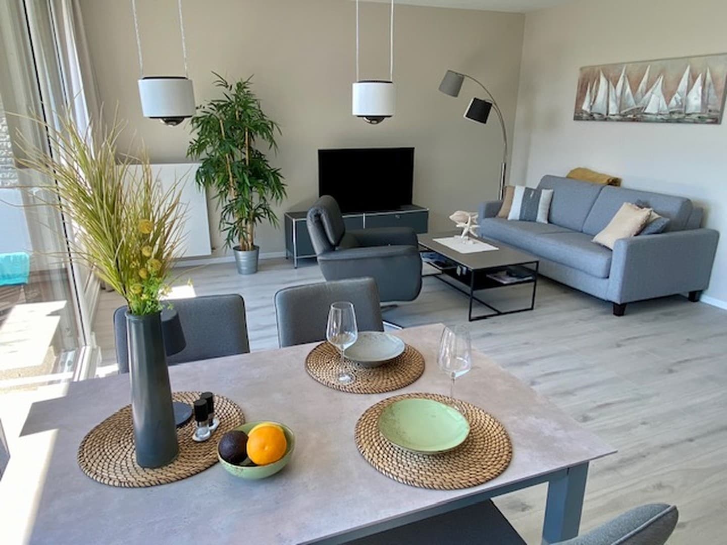 EINZIEHEN UND WOHLFÜHLEN... moderne 2-Zimmerwohnung in Bestlage