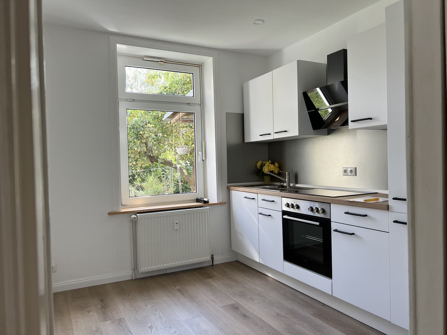 Attraktive Kapitalanlage in Lübeck: Vermietete 2-Zimmer-EG-Wohnung mit Balkon & eigenem Garten