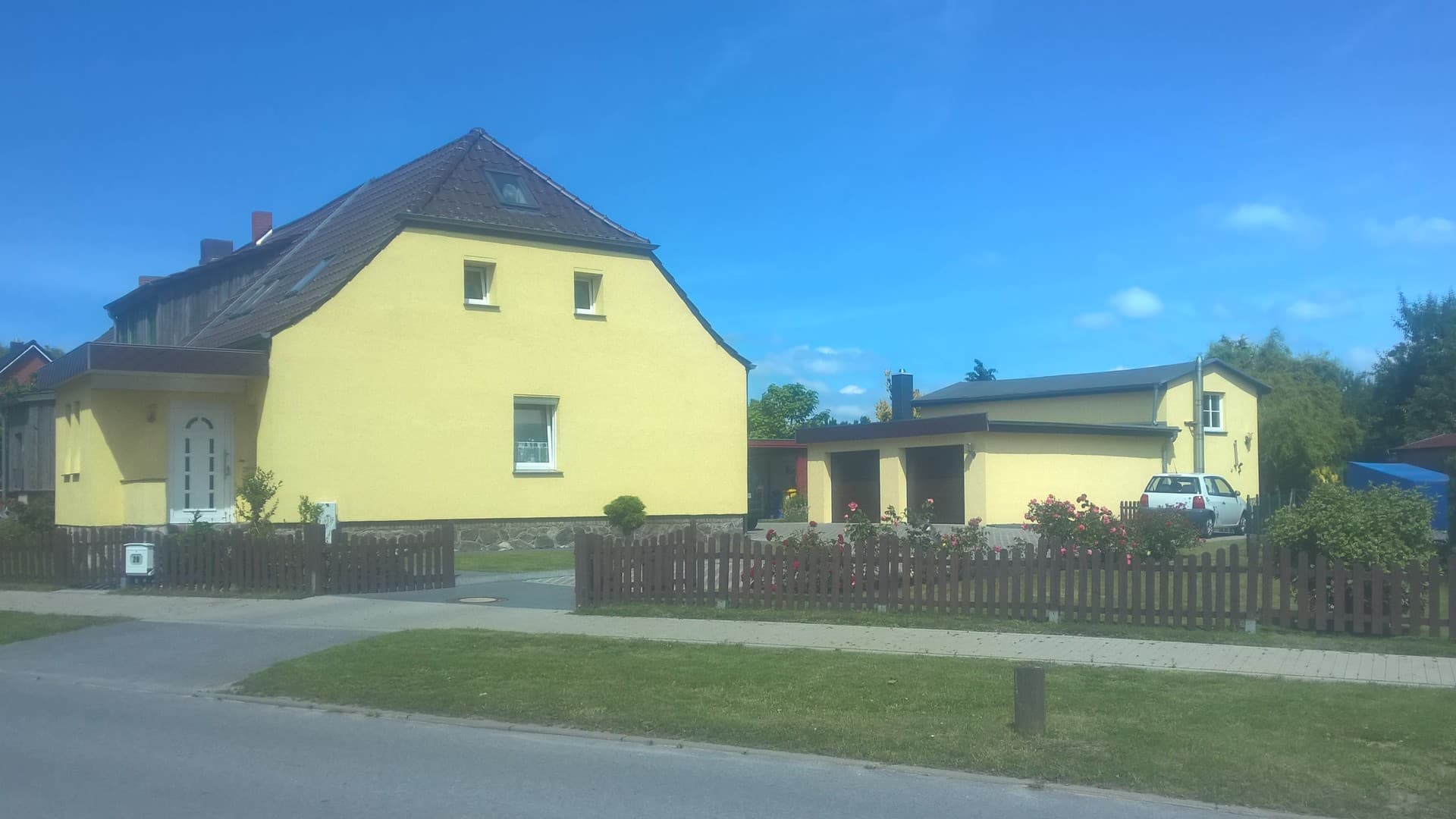 Gepflegtes Zuhause mit viel Platz im Grünen und gleichzeitig kurzer Distanz zur Hansestadt Rostock