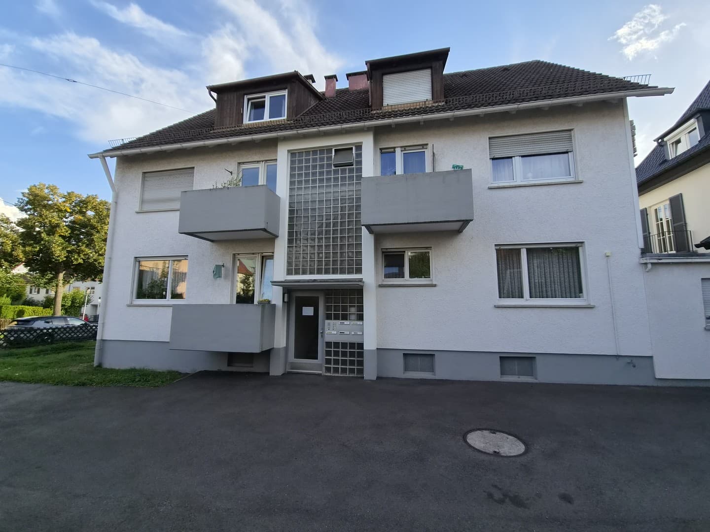 Bezugsfreie 2,5-Zimmer-Dachgeschosswohnung mit Balkon und Stellplatz in Stuttgart-Vaihingen
