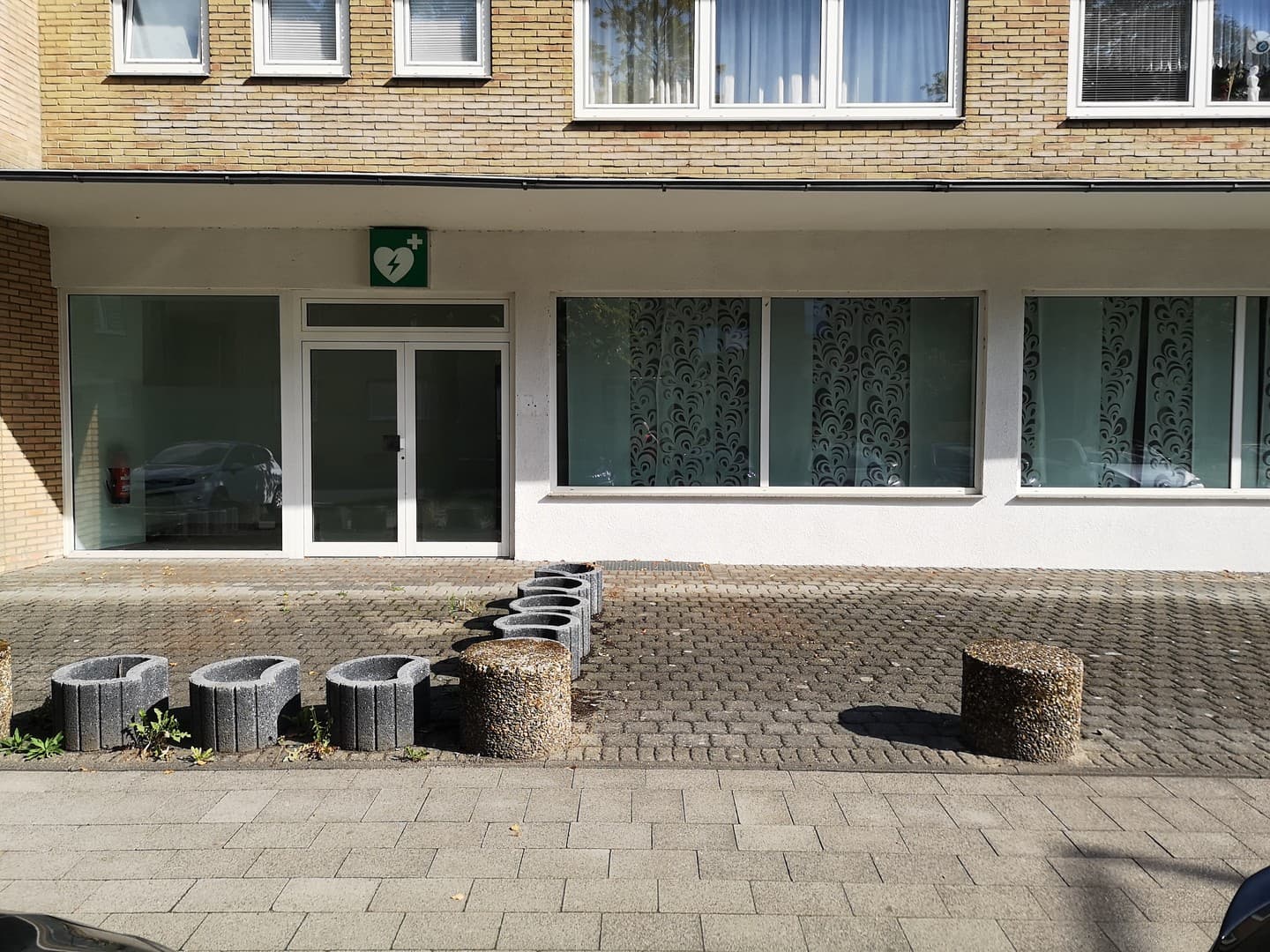 Gemeinschaftliche Wohngemeinschaft (Senioren) mit 3 separaten Zimmern mit Bad zu vermieten.