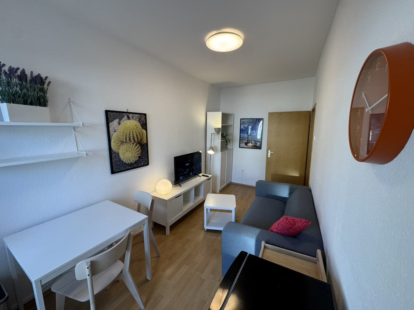 Möblierte 2-Zimmer-Wohnung mit Balkon & Internet – 795 € gesamt im Eltingviertel