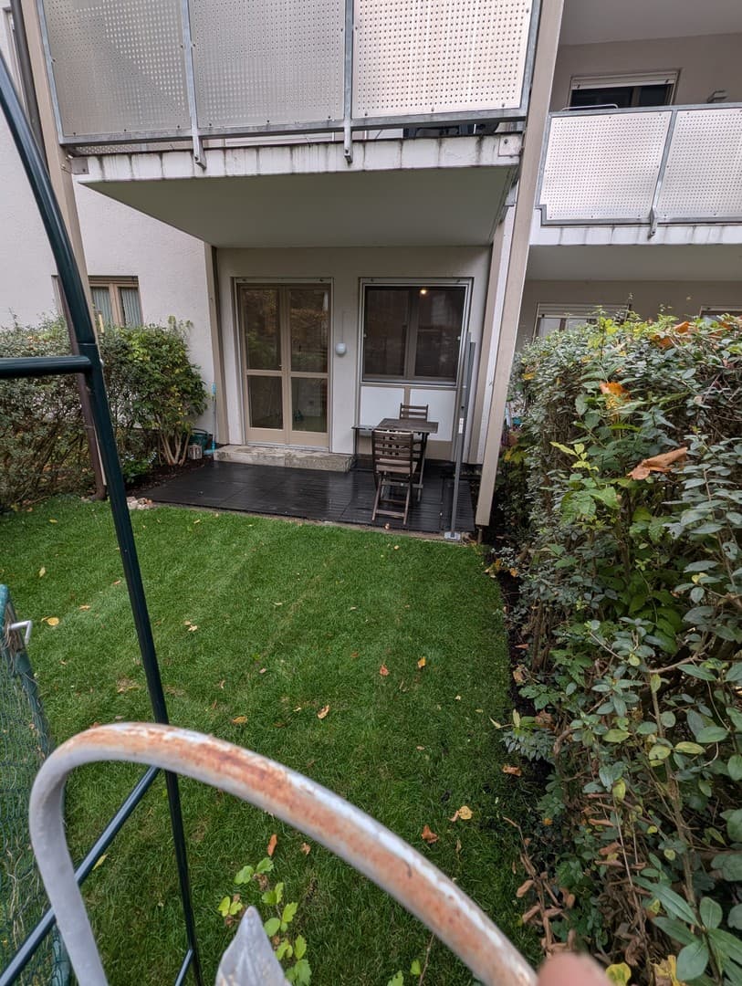 Zentrumsnahes Juwel mit eigenem Garten: Frisch renovierte 1-Zimmer-Wohnung & Tiefgarage in Landshut-