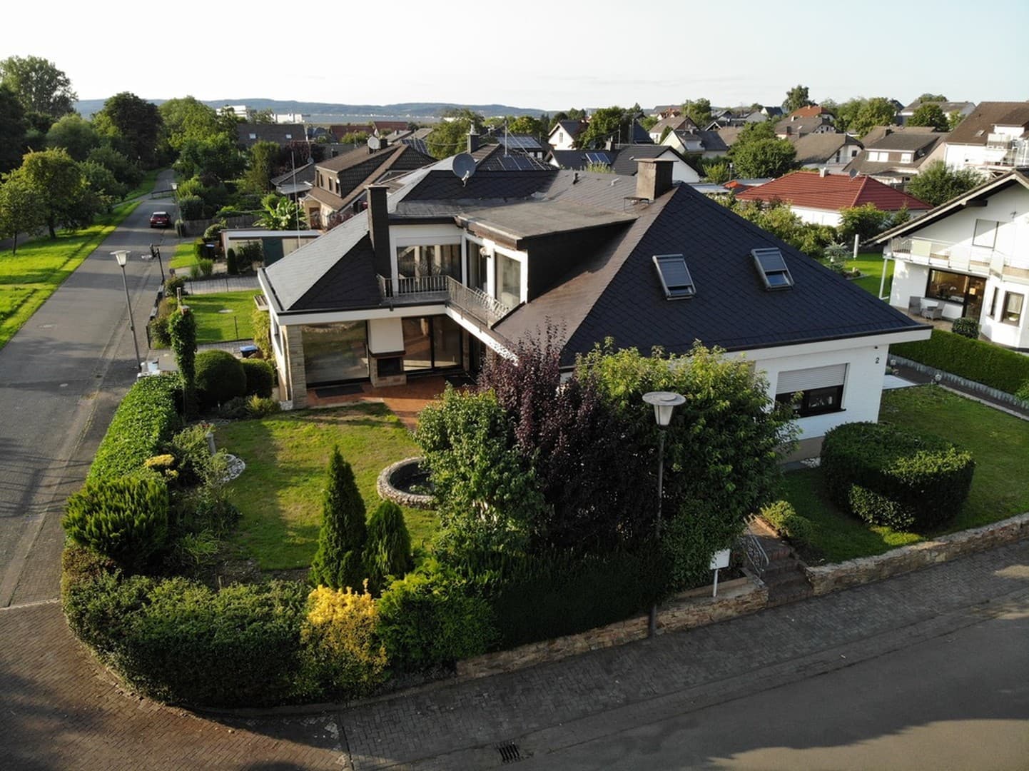 Großzügiges Familienhaus mit Garten, Terrasse & XXL-Garage in Platten – vielseitig nutzbar / privat