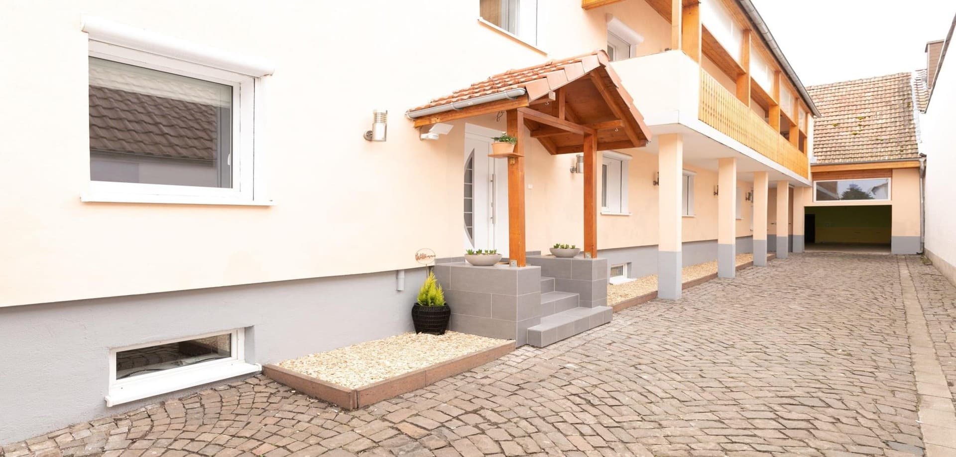 Provisionsfrei: Renoviertes Einfamilienhaus mit Südgarten, großer Terrasse und Scheune in Haßloch