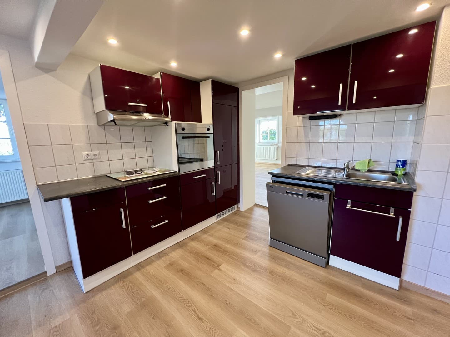 Moderne 2-Zimmer-Wohnung mit 62 m² – Erstbezug nach Renovierung, Einbauküche inklusive!