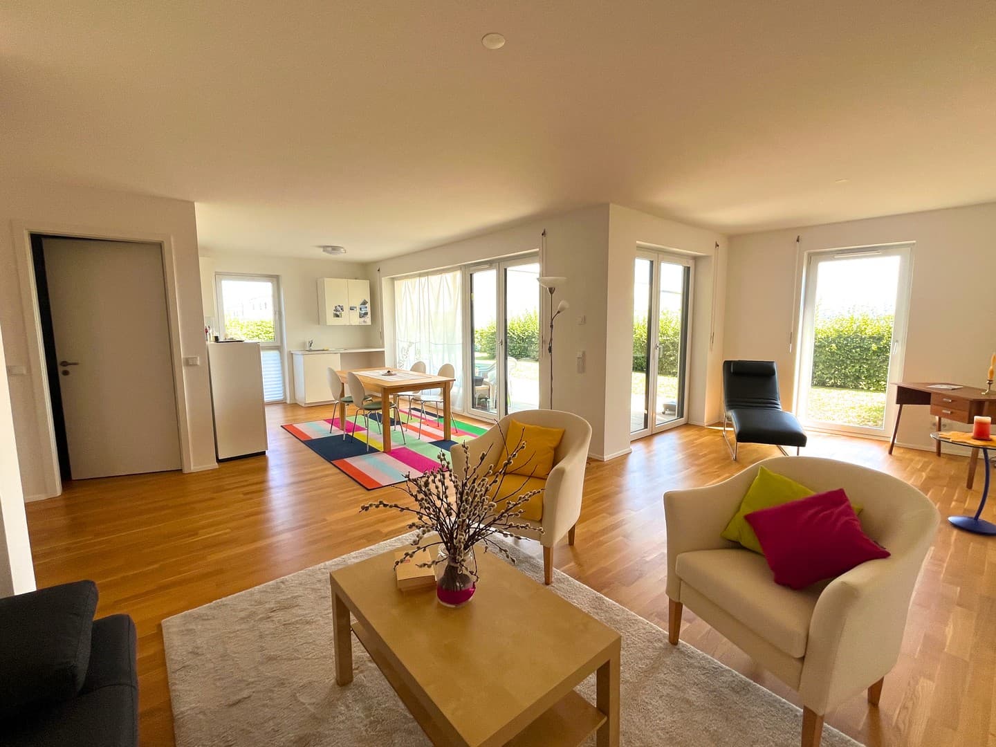 Neuwertige 3-Zimmerwohnung mit Garten und Alpenblick von Privat