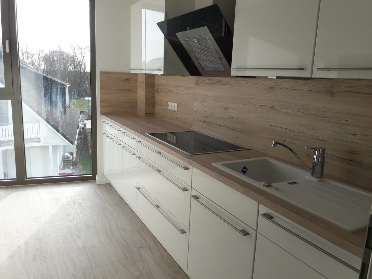 Exklusive 2-Zimmer-Wohnung mit EBK, Balkon, und Wasserblick in Rostock/Hohe Düne