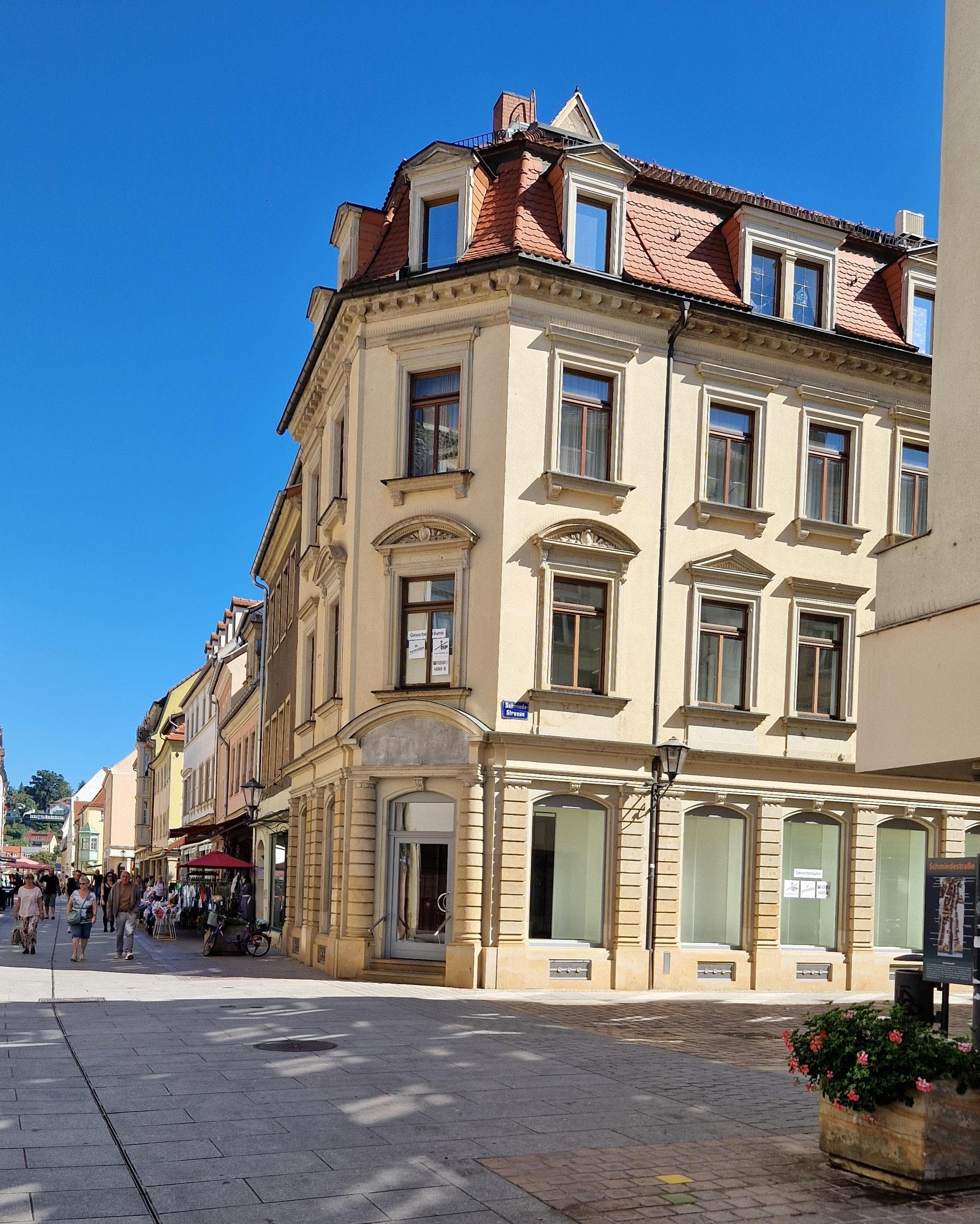 5-Raum-Wohnung mitten in der Stadt!