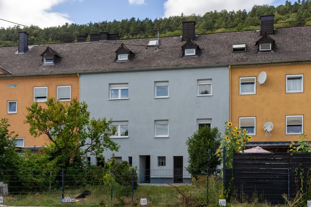 Trier-Ehrang -Teilrenoviertes Wohnhaus für die große Familie oder als 3-Familienhaus