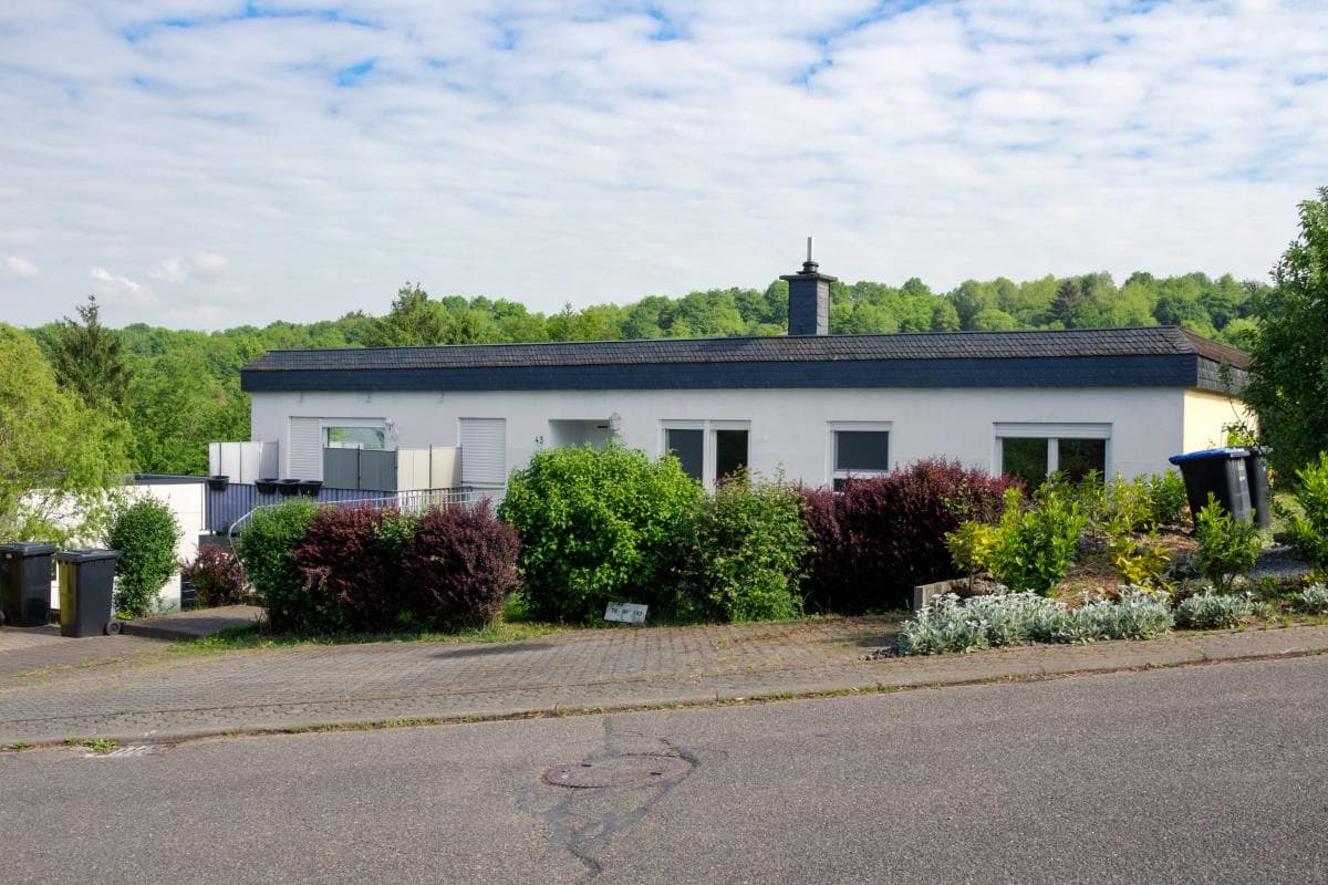 Schöne Wohnung mit Weitblick schöner Lage von Trier-Ruwer
mit viel Grün