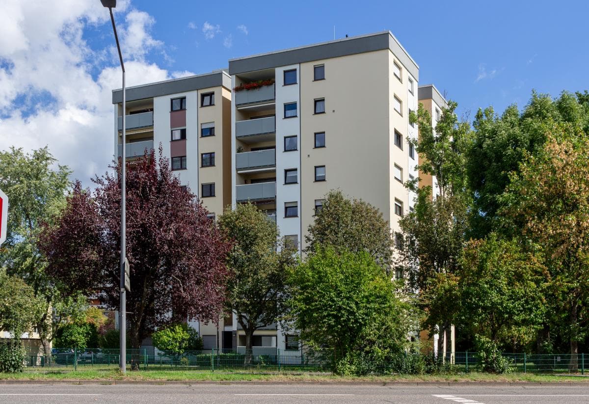 Gut aufgeteilte Wohnung in saniertem Wohhaus ruhiger Lage Nähe Uni - ideal auch für Studenten WG