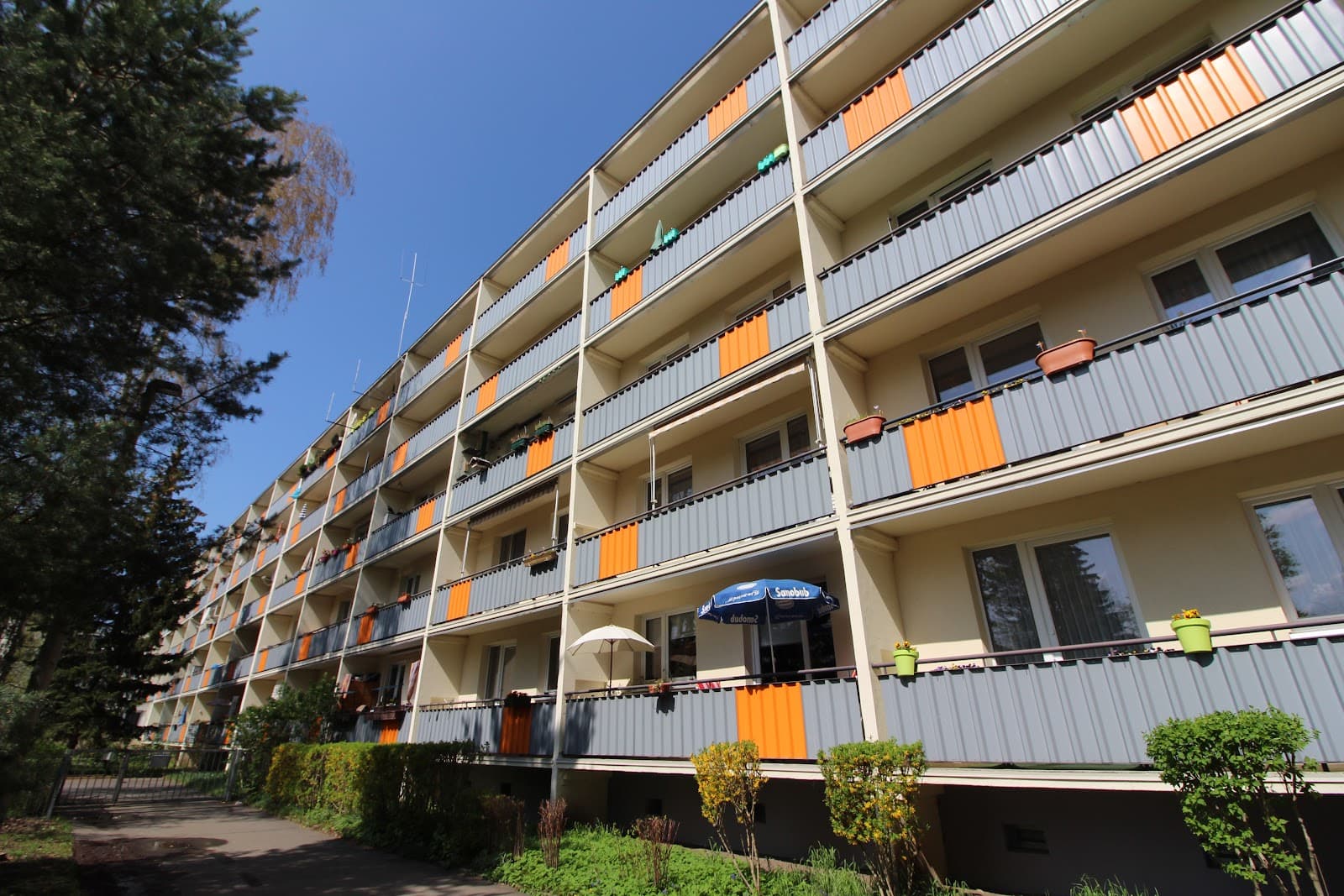 * Blumenviertel * Erstbezug nach Wohnungsrenovierung *