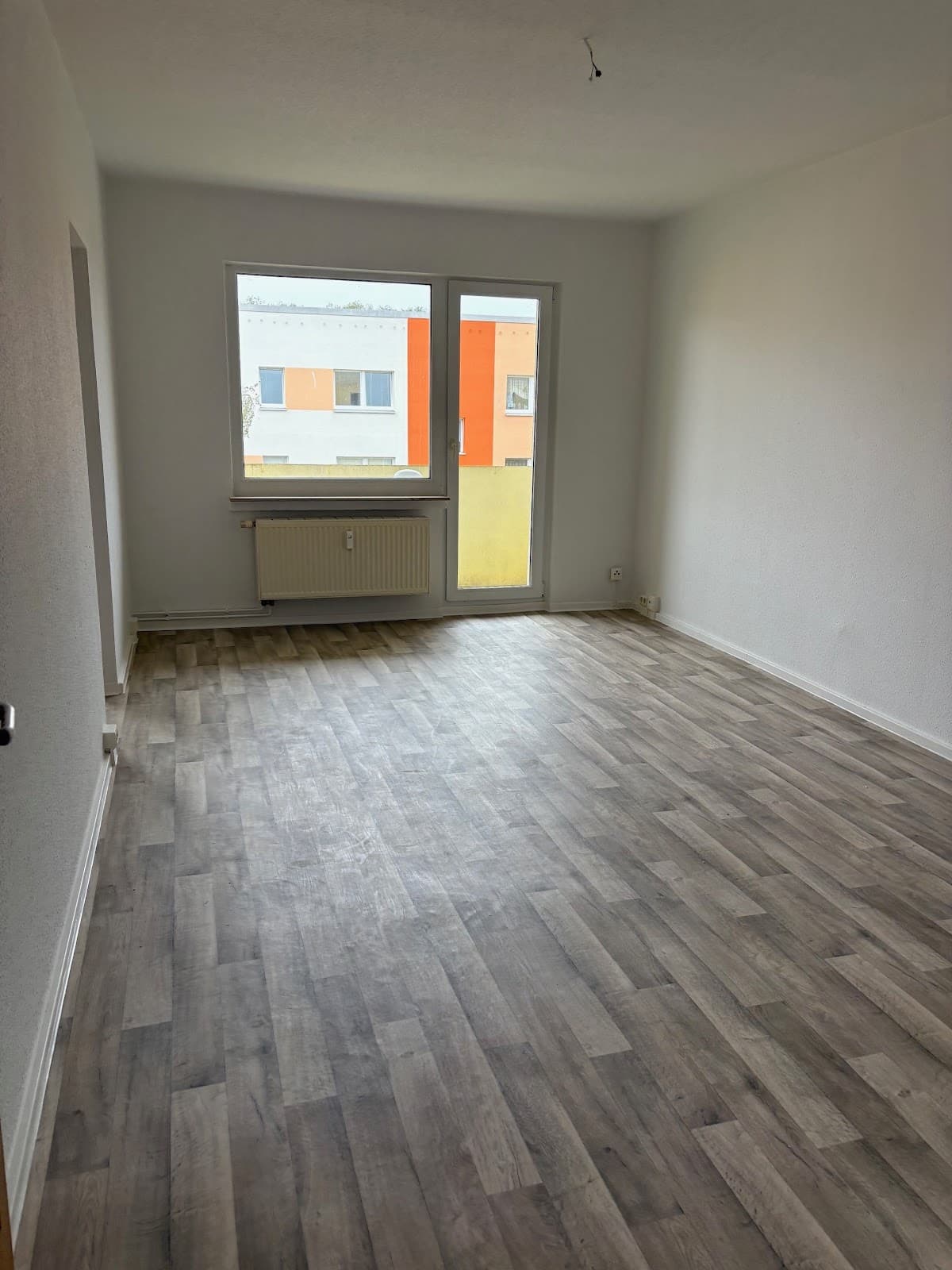 Wir haben für Sie renoviert - 2 Zimmer Wohnung ab sofort verfügbar