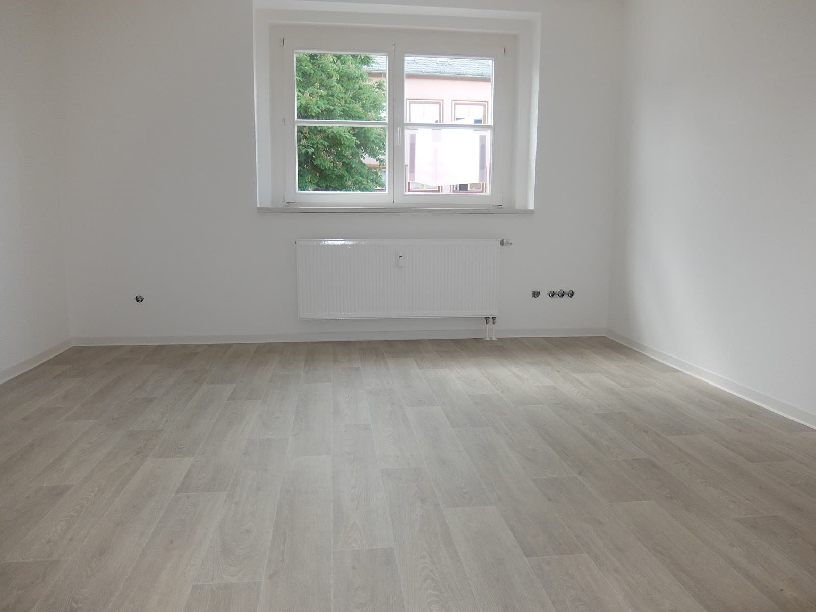 2-Zimmer-Wohnung WG tauglich mit Einbauküche