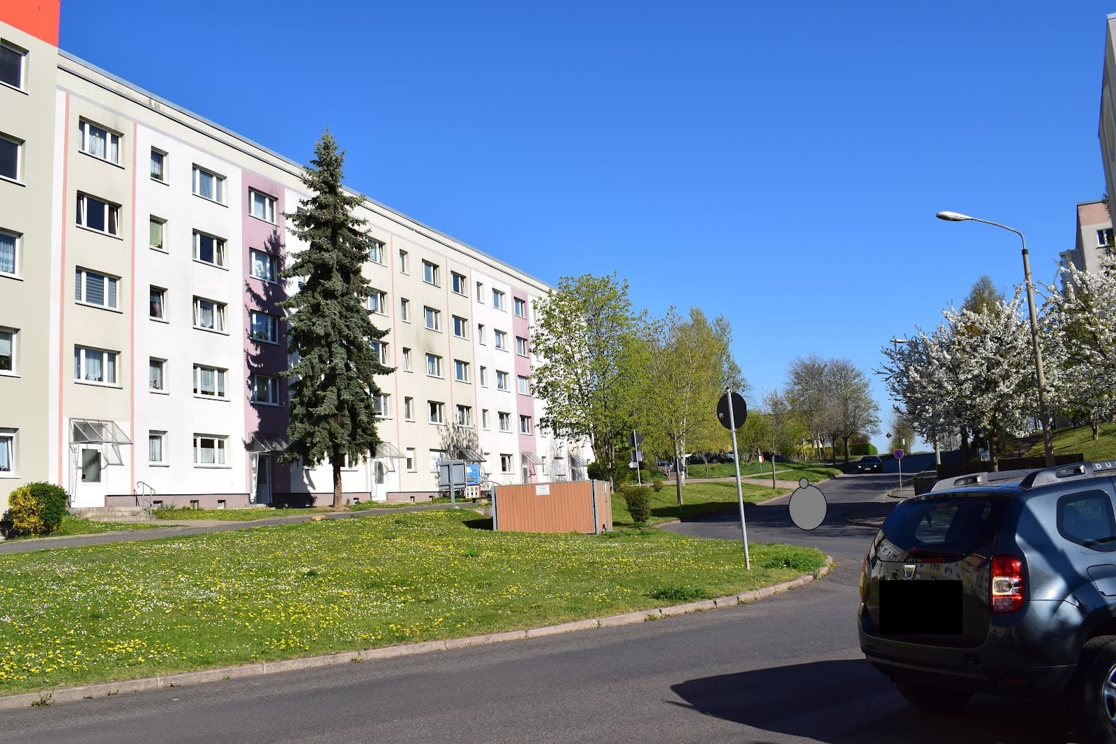 Singlewohnung im Hochparterre mit Balkon