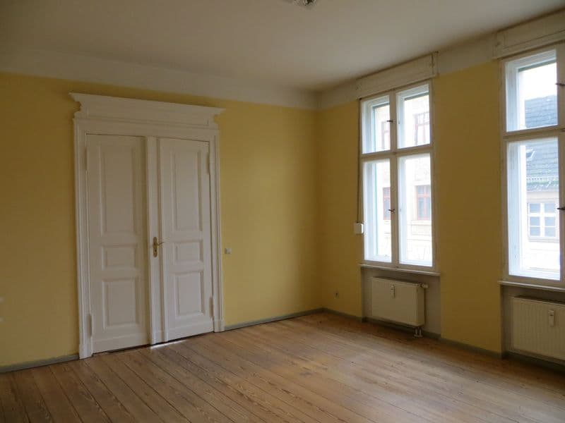 tolle Altbauwohnung mit super Aussicht im 01. OG