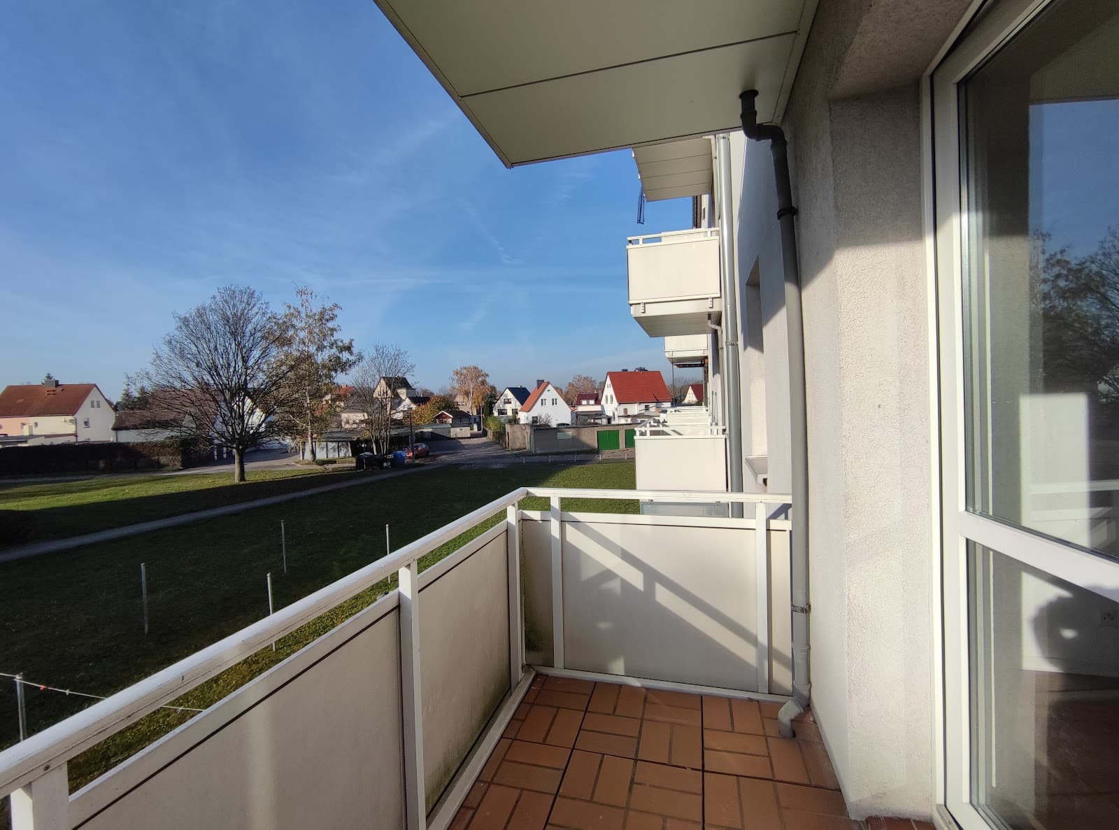 *Familienwohnung mit Balkon im 1.OG*