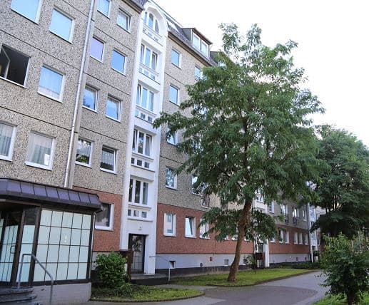 Eigenes Zimmer mit Balkon und Einbauküche für Studenten und Azubis