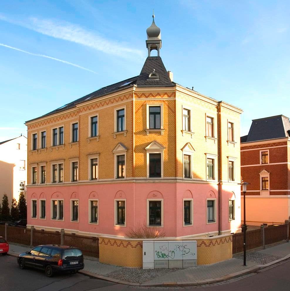 Praktische 2-Zimmer-Wohnung mit Einbauküche der Vormieterin zur günstigen Übernahme.