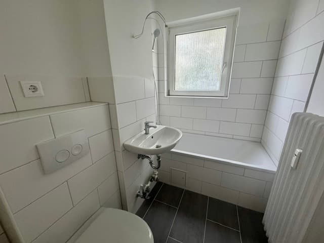 Wohnen - 01. OG - links - Fridtjof-Nansen-Straße 35