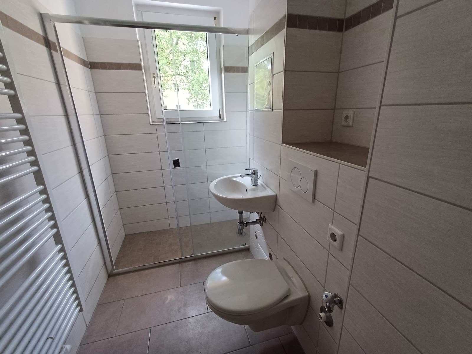 Preiswerte Erdgeschosswohnung mit Duschbad - EG links