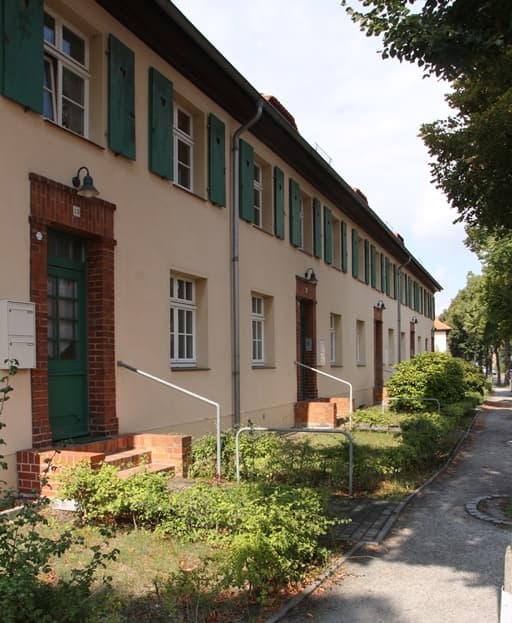 Charmante 2-Zimmer-Wohnung mit eigenem Garten – ideal zum Entspannen