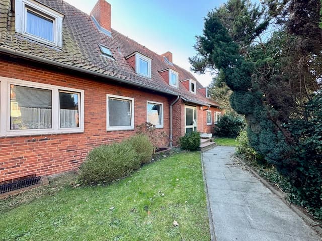 Frisch renoviert! 2 Zimmer Wohnung mit Terrasse sucht Sie!