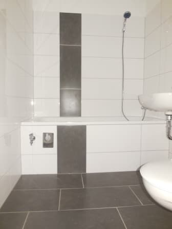3 Zimmer mit Balkon
