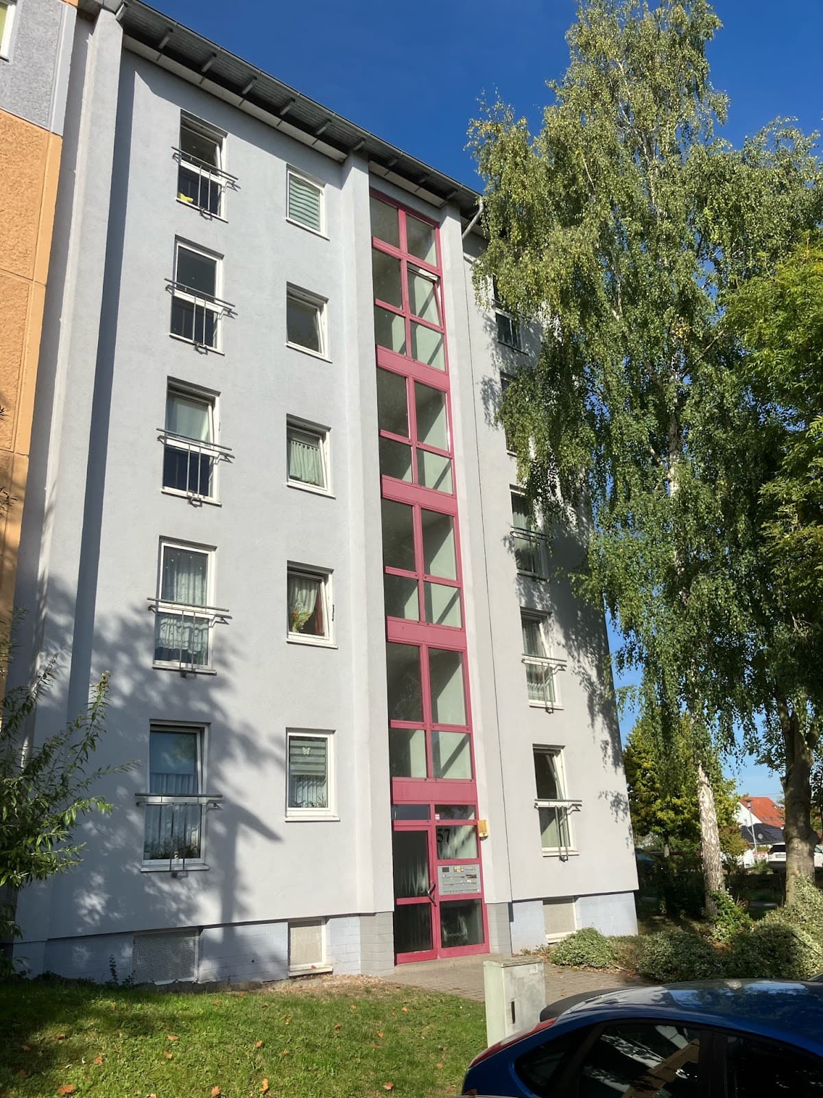 Frisch sanierte Erdgeschosswohnung mit Einbauküche - WBS benötigt!