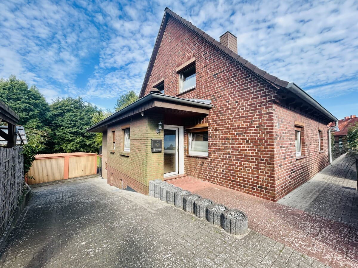 Ein Haus voller Möglichkeiten und viel Platz für Ihre Visionen
Einfamilienhaus in Stade