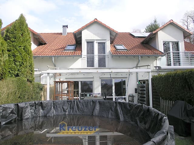 Hell * Hübsch * Ruhige Randlage - Sehr gepflegtes Reihenmittelhaus mit Doppelcarport in Baindt !