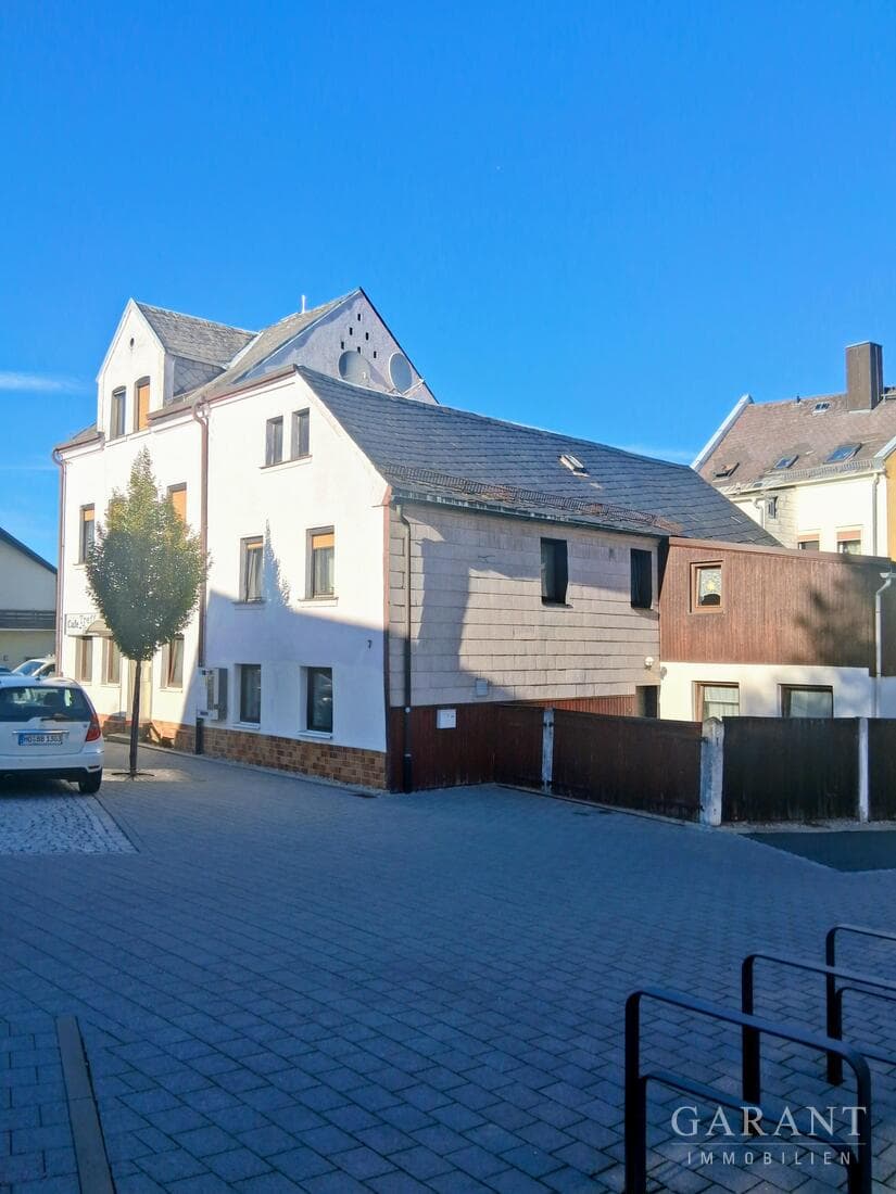 Zweifamilienhaus mit Cafe-/Gewerbe im Erdgeschoss- zentrale Lage in REHAU!