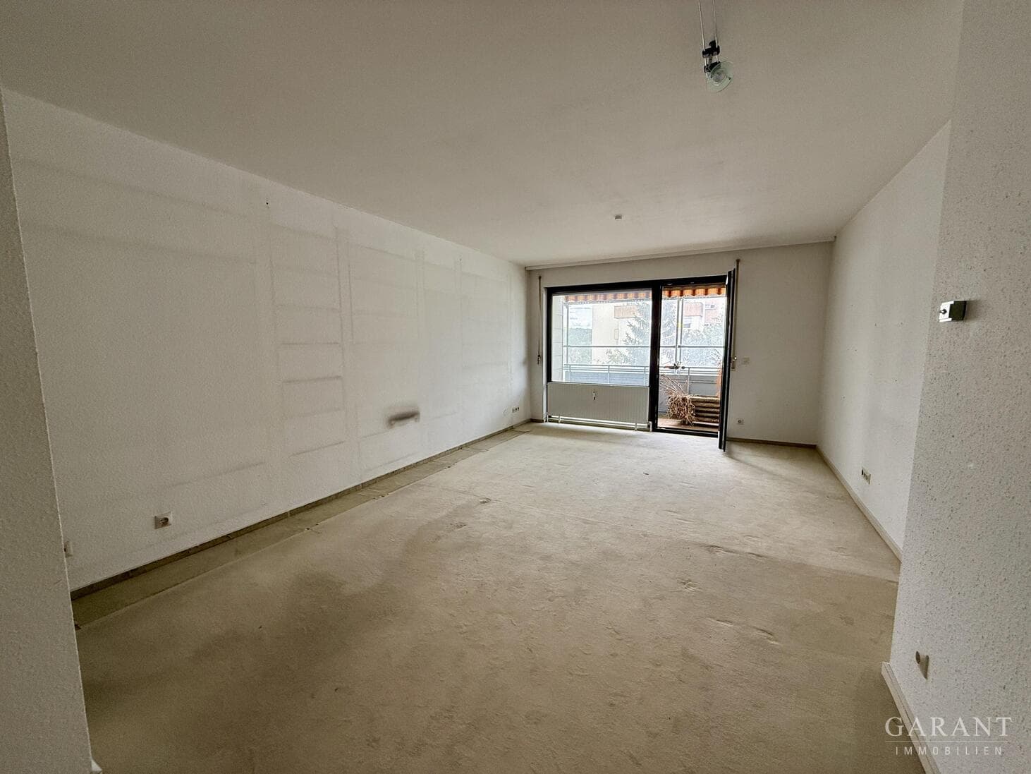 Wohnen mit außergewöhnlichem Freiraum - großzügige Wohnung mit über 80 qm Dachterrasse!