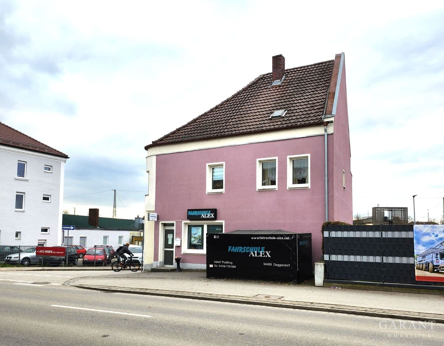 Attraktive Kapitalanlage & Vielseitiges Potenzial: Wohn- und Geschäftshaus in Plattling!