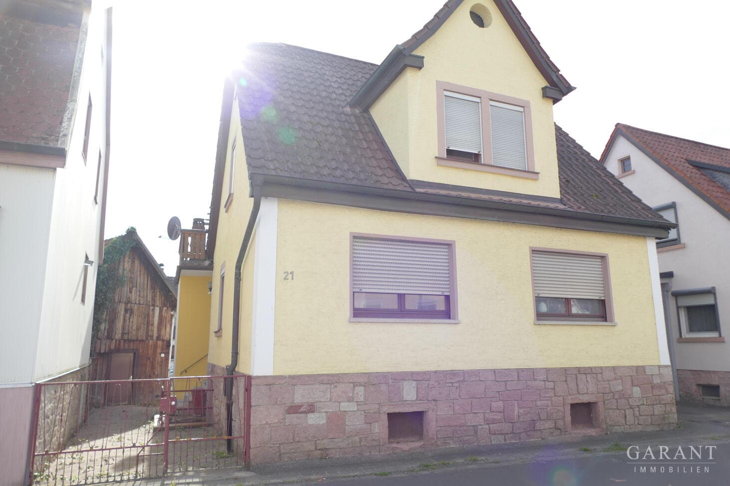 Gemütliches Einfamilienhaus mit Garten und Dachterrasse