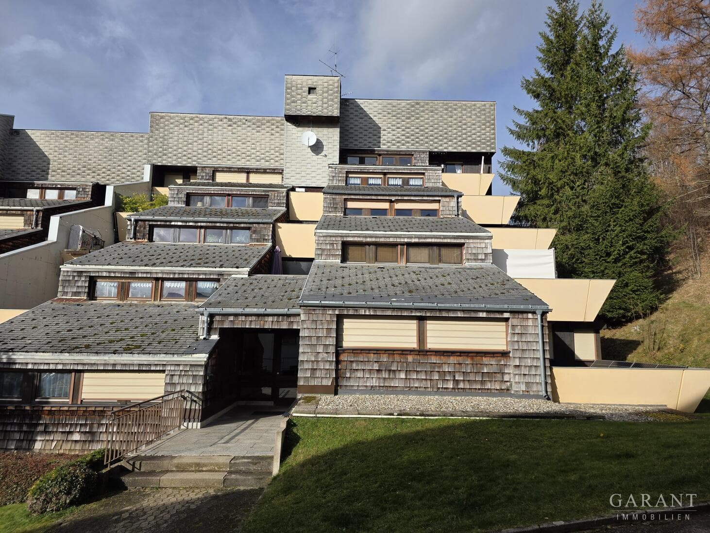 2 Zimmer-Wohnung im Terrassenhaus mit Aufzug!