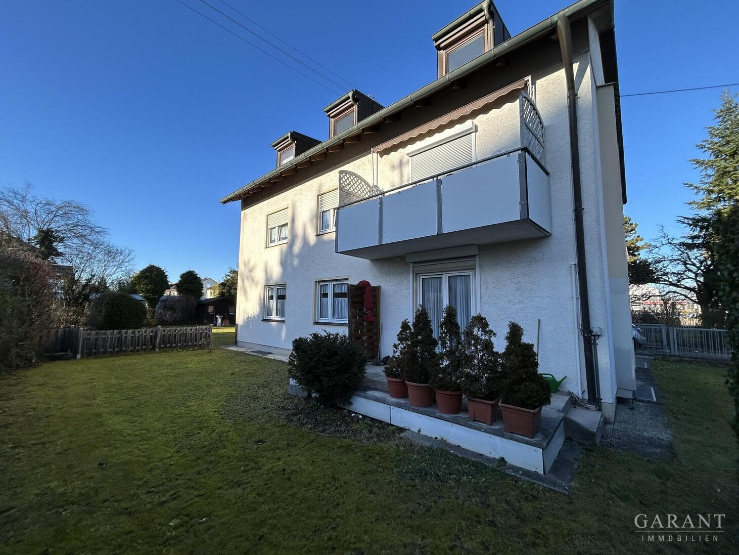 Schönes Dreifamilienhaus auf großzügigem Süd-/West-Grundstück - zwei Wohnungen zum Selbstbezug!